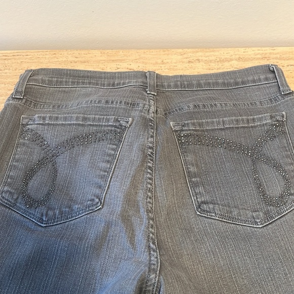 Not Your Daughters Jeans Size 8 Inseam 29 inches - Picture 7 of 8